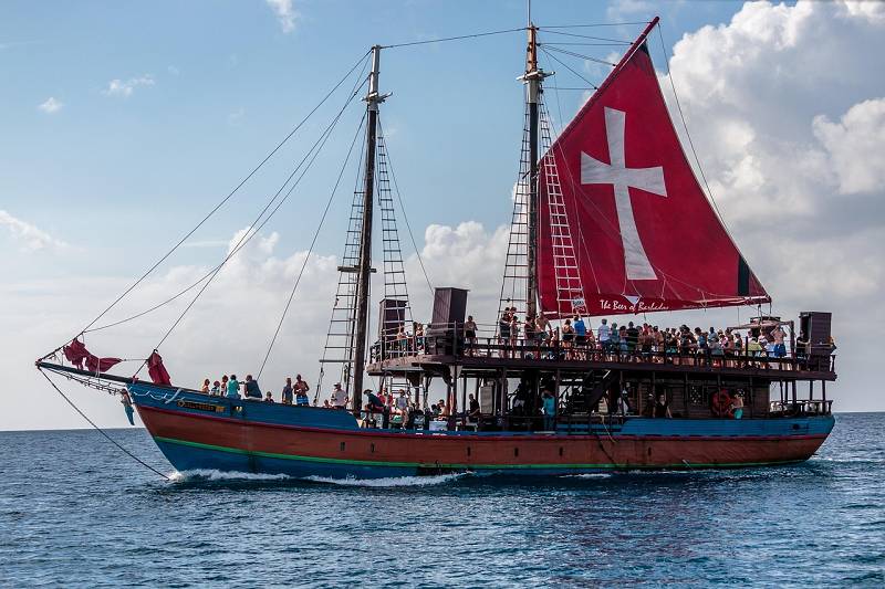 Kreuzfahrtschiff auf Barbados