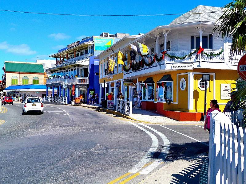 Geschäftsstraße auf den Cayman Islands Geschäftsstraße auf den Cayman Islands