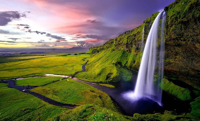 Leben mit Familie in Island - Seljalandsfoss