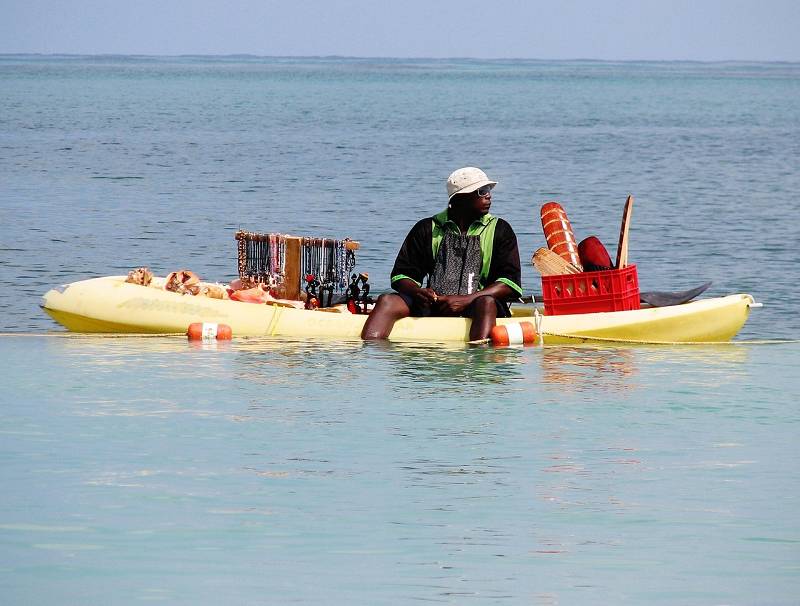 Souvenirverkäufer am Strand