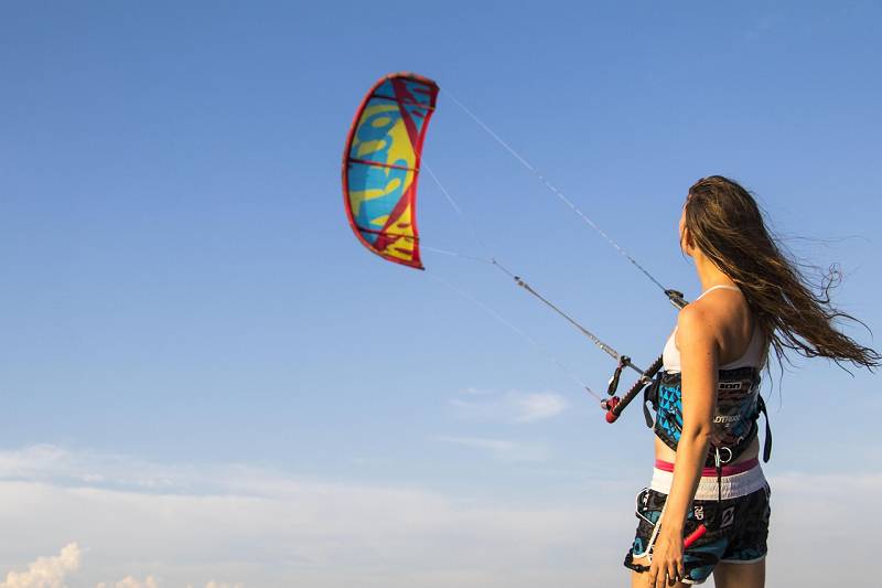 Montenegrinische Kitesurferin Montenegrinische Kitesurferin