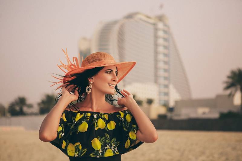 Frau in Dubai