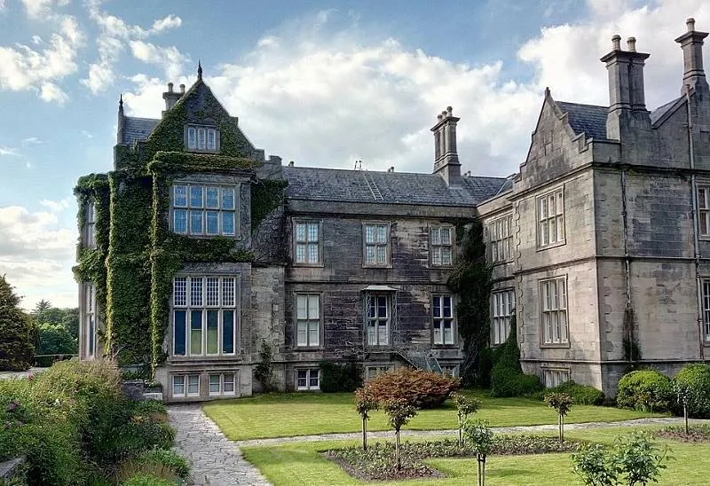 Irland, Chateau Irland, Chateau